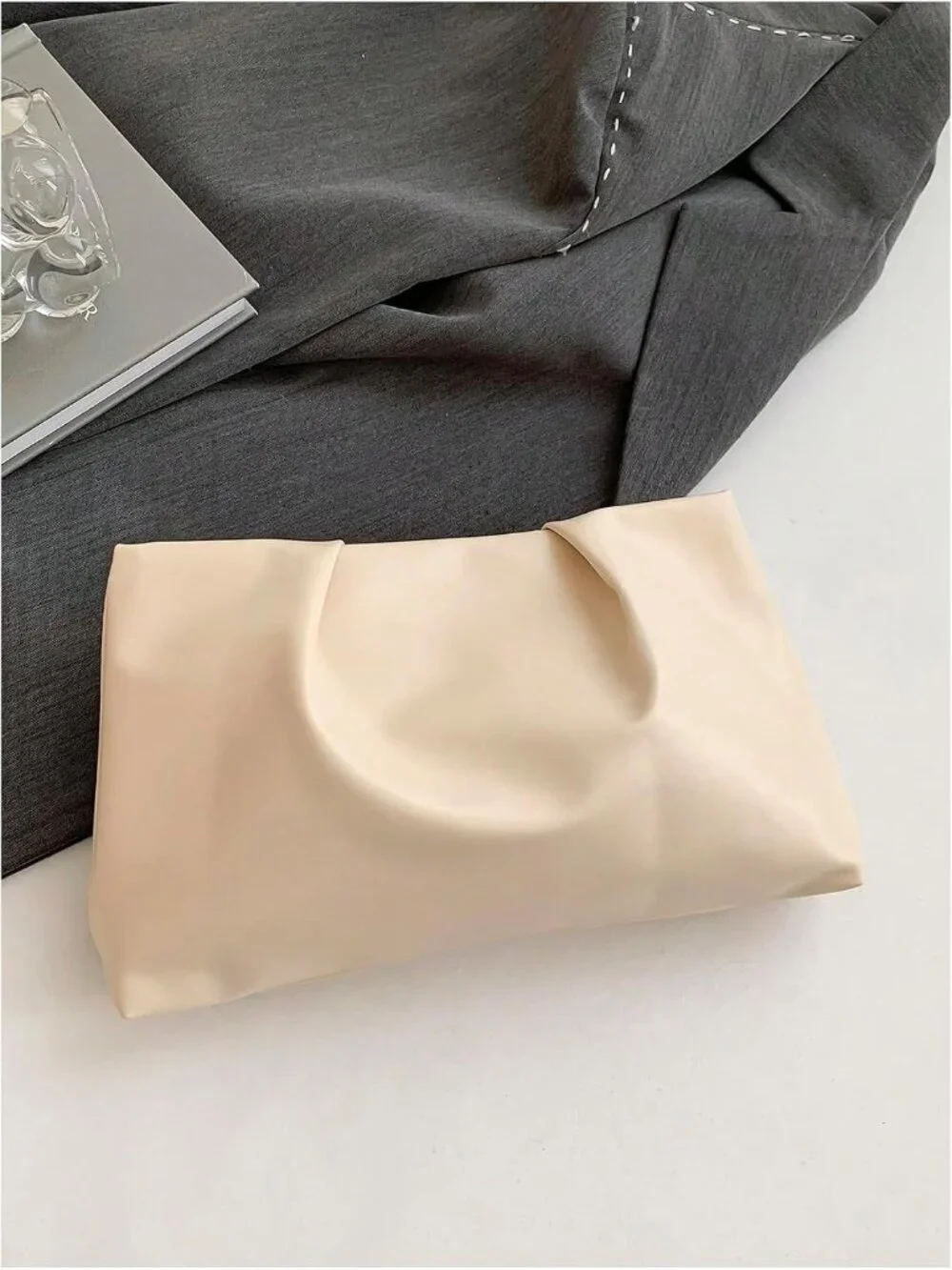 👜Women's Beige PU Leather Clutch Purses Small Zipper Elegant Ruched Handbag